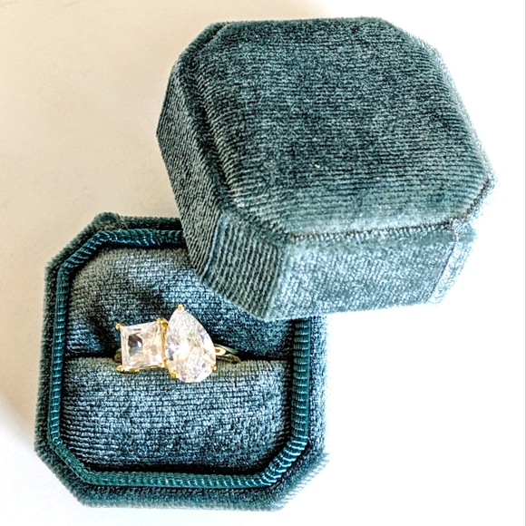 Toi Et Moi Ring Princess & Pear Cut Cubic Zirconia With Velvet Jewelry Box - Picture 1 of 17